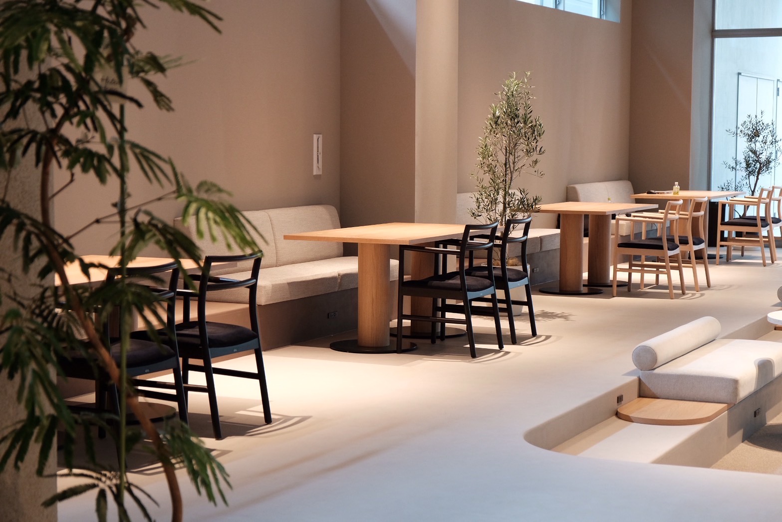 androots株式会社「and roots FOREST SQUARE」