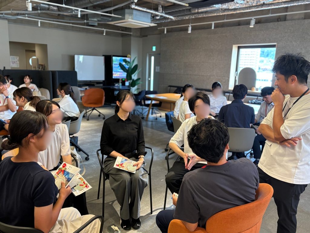 学生とリクルーターが交流する採用イベント